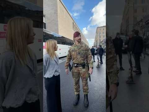 Video I carri puma dellEsercito alla stazione Termini