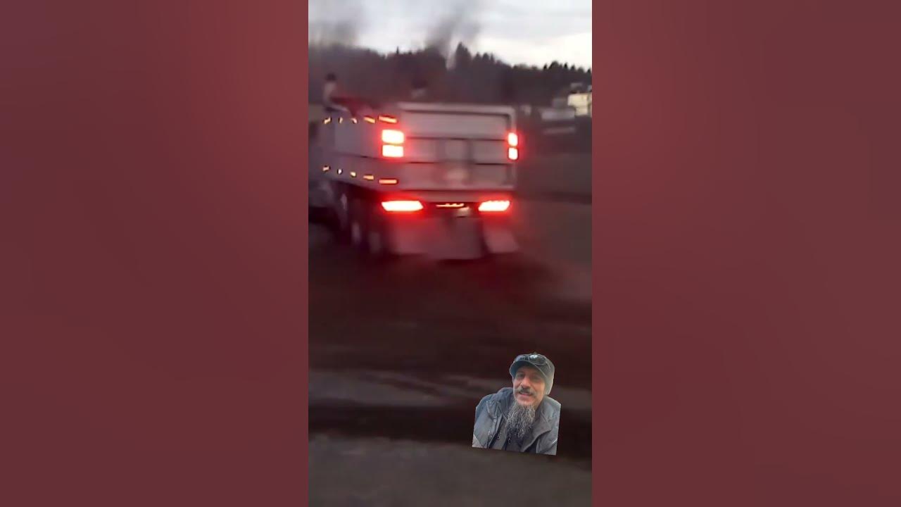 Dump truck doing donuts 🍩 truck satisfying YouTube