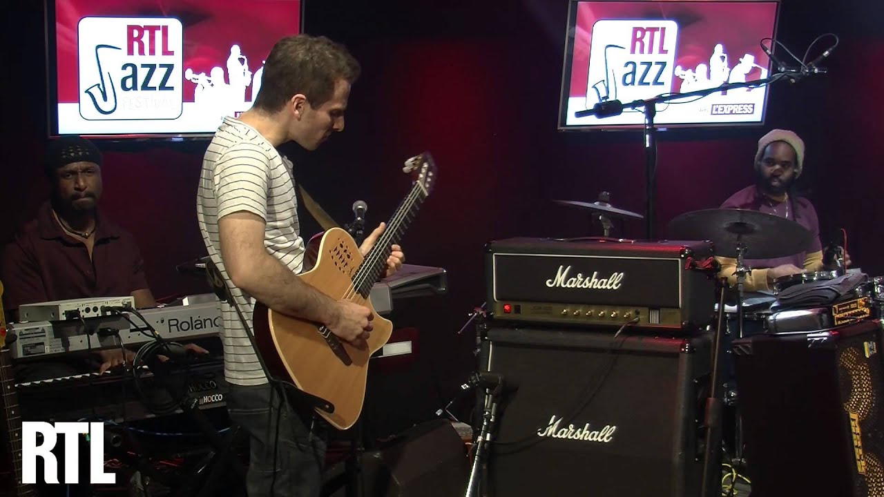 Richard Bona - Mmemba Mama en live dans RTL Jazz Festival présenté par Jean-Yves Chaperon - RTL
