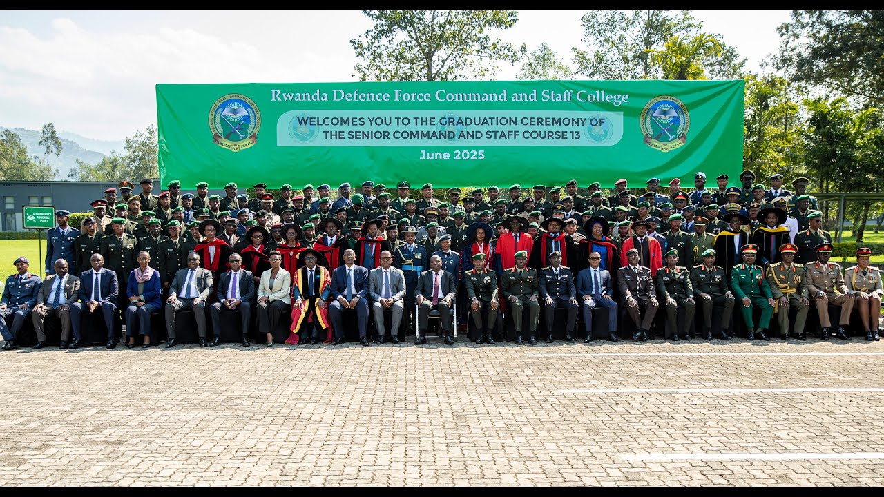Over 100 senior officers graduate from RDF Command and Staff College