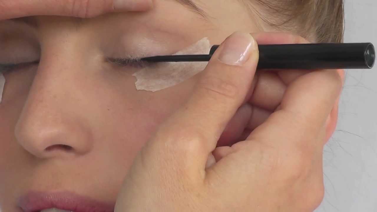 forvrængning fond Alarmerende Makeup Tutorial - Læg eyeliner med tape (Max Factor) - YouTube