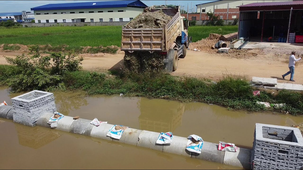 First Start Amazing PROJECT!! LANDFILL Delete Deep Land In Flooded Area Use Dozer D20A & 5Ton Truck.
