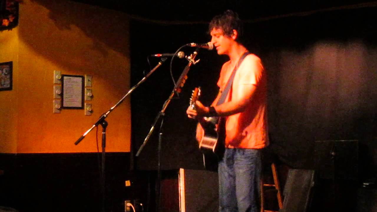 Mickey Doyle "I Want You Back" (Cover, full song) @ Stayner's Wharf, October, 2013