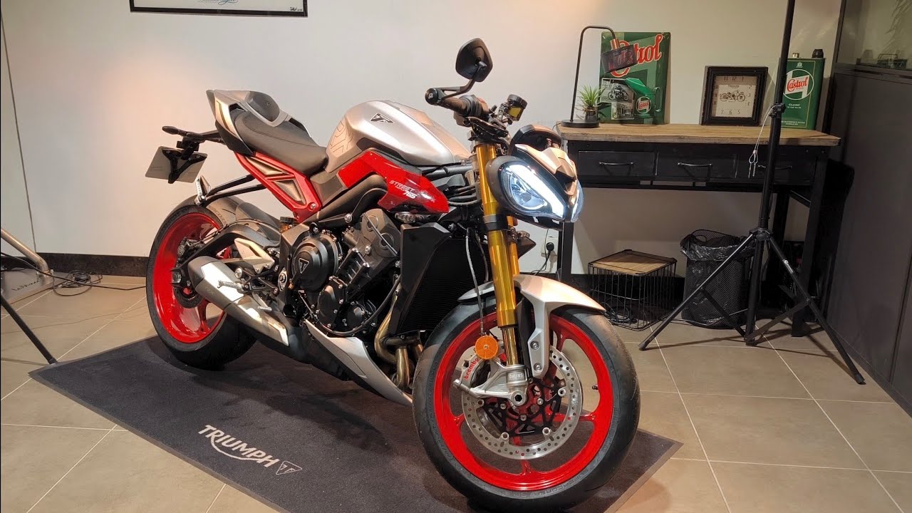 PRISE EN MAIN TRIUMPH STREET TRIPLE 765 RX 2026 | PASSION RIDES