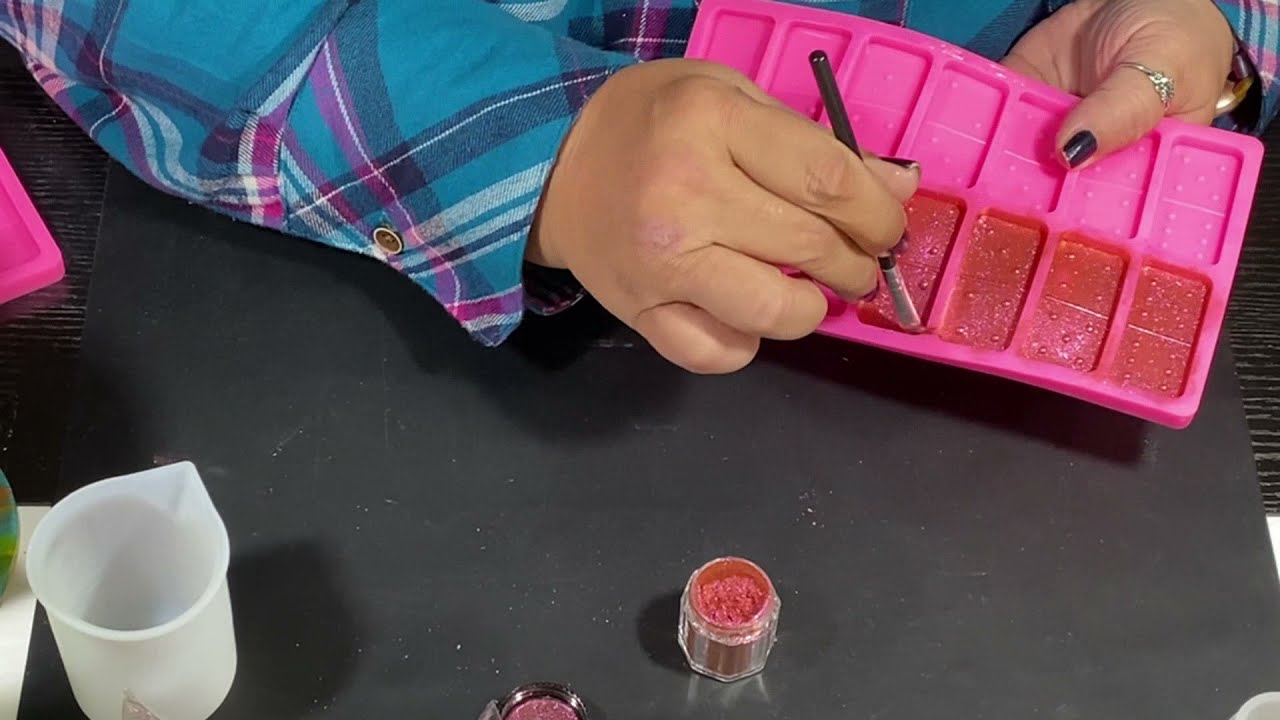 #64 - Resin Chameleon Dominoes