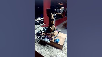 Braço robô ( arm robot ) com três motores de passo e três servos motores...