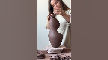 Hand-building a Pot using the Coiling Method #pottery #coiling #ceramic