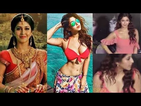 Download Sonarika Bhadoria hot cleavage saree | Actress hot video