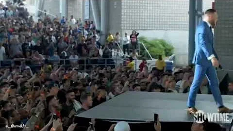 Conor McGregor "Mayweather you're a 40yr old carrying a schoolbag and you cant even Read"