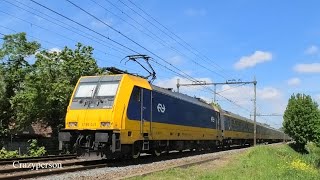 Noodrem Ns Intercity Trein Locomotief Bij Spoorwegovergang