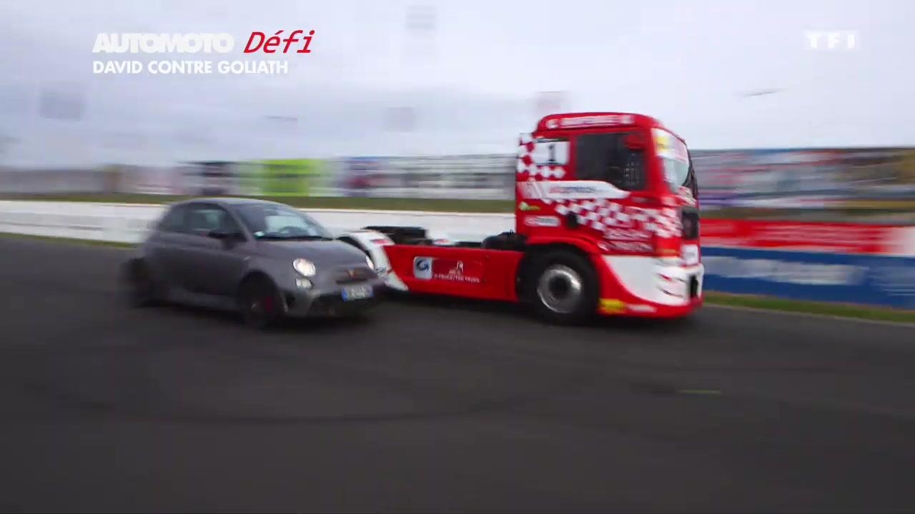 Duel : Camion vs Abarth 695 Biposto sur circuit ! 