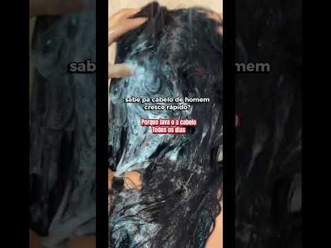Lavar o cabelo todo dia FAZ CRESCER? 😱 #shorts
