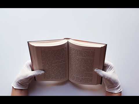 И горы смотрят сверху