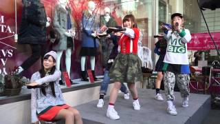名古屋パルコ 西館1Fイベントスペース で 行われたインストアライブ。 ...