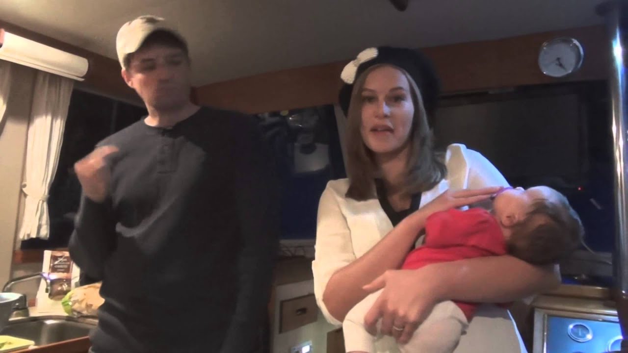 CHRISTMAS YACHT PARTY