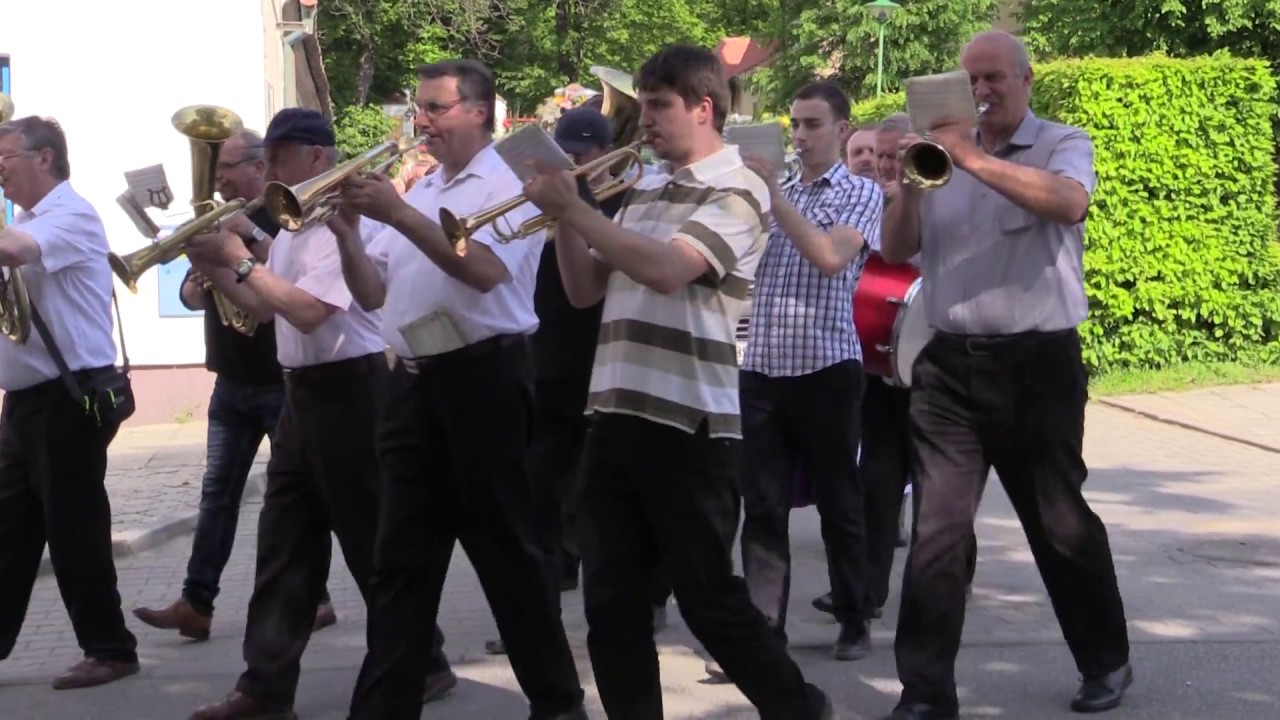 VELKÁ NAD VELIČKOU-Poslední rozloučení s ANTONÍNEM PŠURNÝM (smuteční průvod byl velký)