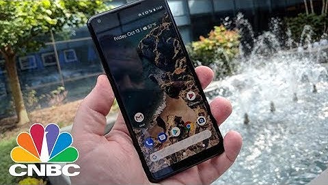 Google Pixel 2  And Pixel 2 XL Hands-On Review | CNBC