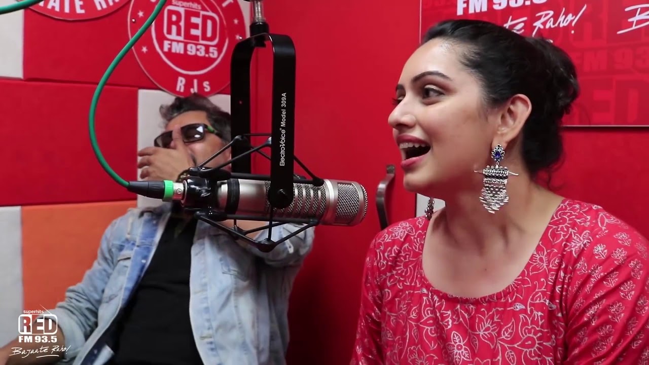 Kallakar Shruti's Lights Camera Action with Team Shubh Lagna Savdhan