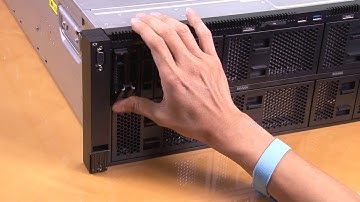 Lenovo ThinkSystem SR860 V2 installing a 2 5 inch hot swap drive