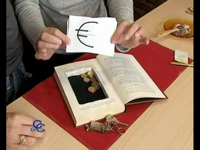 Caja fuerte para libros de decoración de madera, libro de desviación  antiguo con cerradura de combinación, caja de almacenamiento de libros  vintage