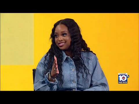 Tamika Mallory joins Benjamin Crump and Sybrina Fulton in Miami Gardens