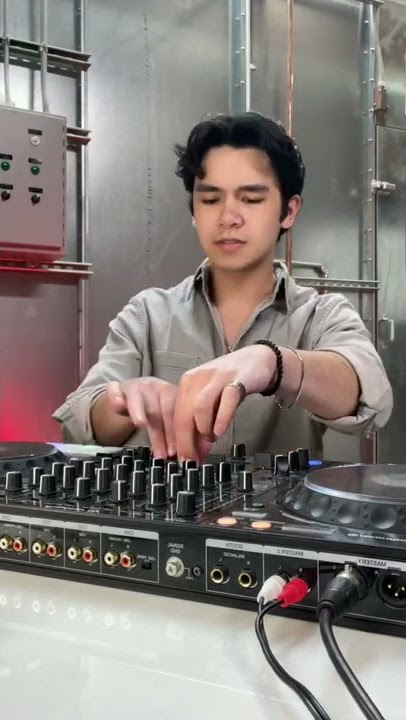 Imagine this in a club 🤯🕺🥂