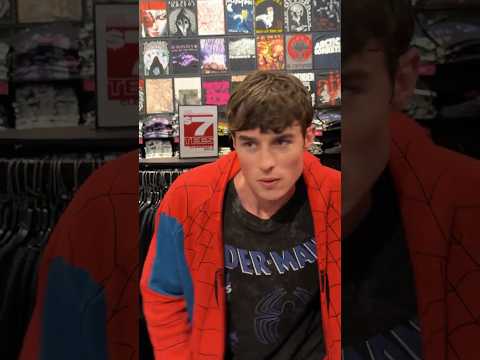 all fandoms lead to hot topic 🤝 @blakeXmanning | Mall Rats S3 Ep4