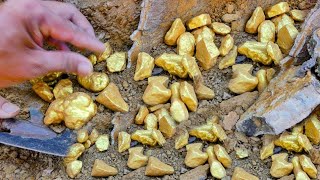 wow amazing finding gold treasure at mountain,  gold miner found big gold Nuggets from Huge rock