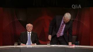 Q &amp; A Former PM John Howard Shoe Throwing Incident [HD] ORIGINAL