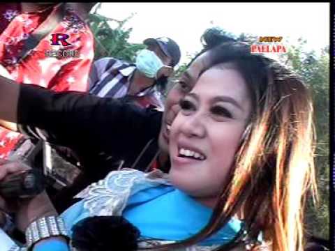 NEW PALLAPA-TERSISIH   LILIN HERLINA FEAT VHALOVI LIVE TANGGUNGAN PUCUK LAMONGAN