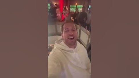 Harry Kane celebrates winning his FIRST major trophy! 🏆