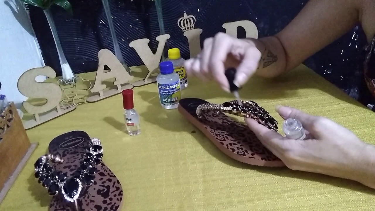 Como passa os vernizes nas pedras