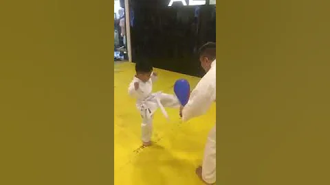 Kick karate.