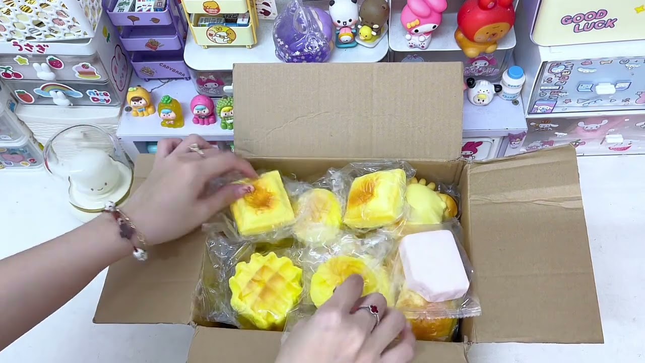 Cùng mình gói bưu phẩm Squishy cho khách đặt bên shop toàn là mẫu xinh thoai