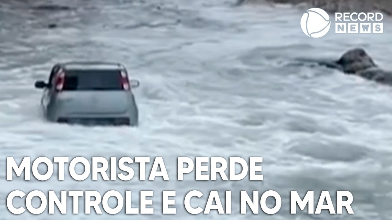 Motorista perde o controle do carro e cai no mar