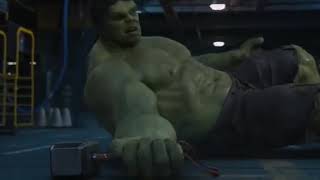 Avengers 2012 |Hulk intenta levantar el martillo de Thor