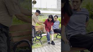 Young People Are Selfish Because Of Their Seats. Resimi