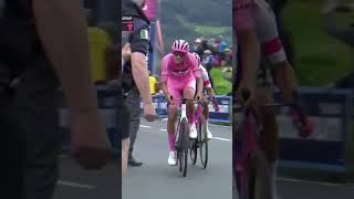 Isaac Del Toro Embiste A Carapaz