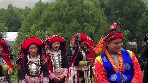 LỄ CẤP SẮC 12 đèn ỈU MIỀN TÂU SAY BIÊU DIẾN