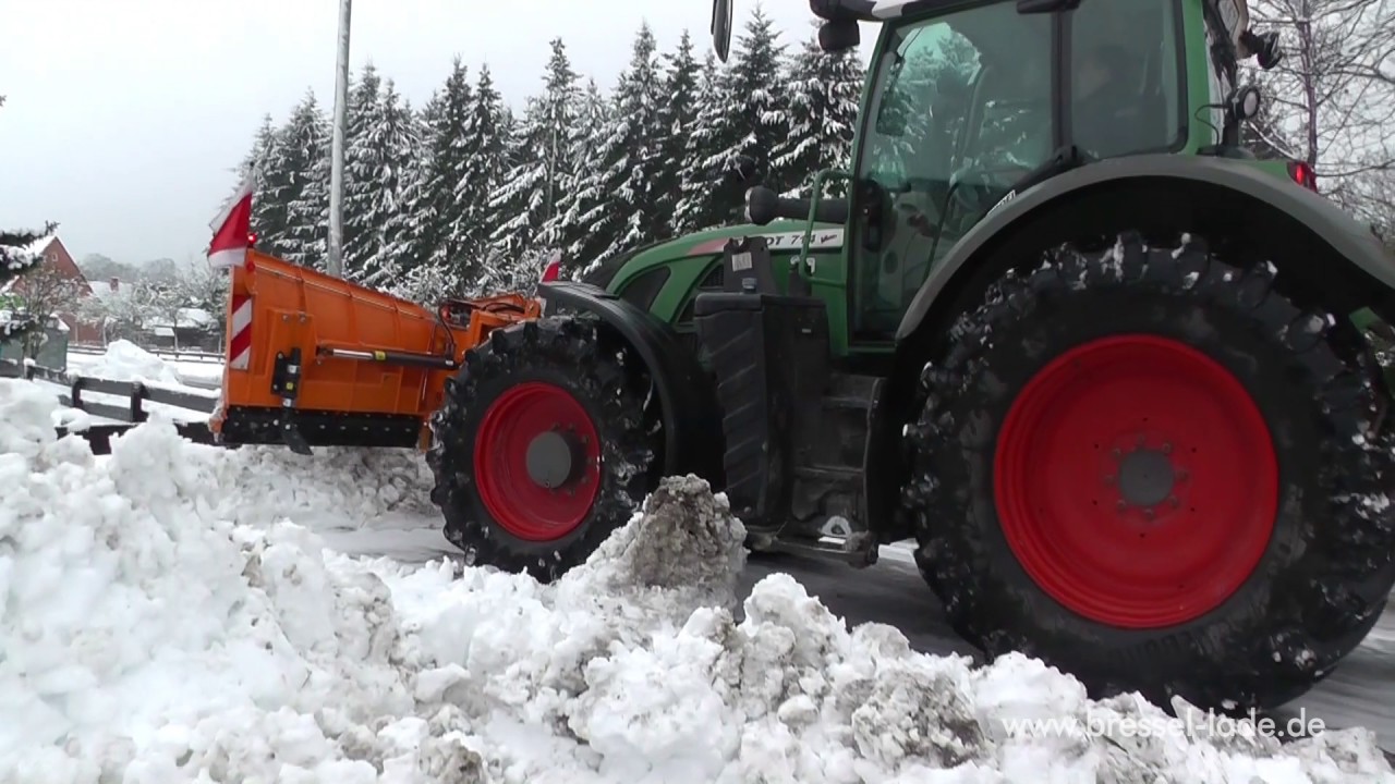 W41 Vario Schneepflug am Fendt 714 und Holder 200