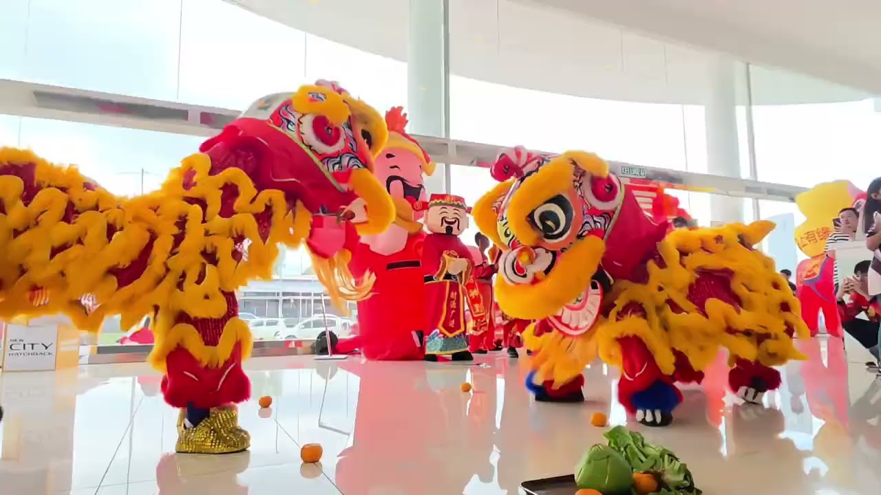 Liondance Performance by Sabah Hwa Kiong Dragon and Liondance Association 