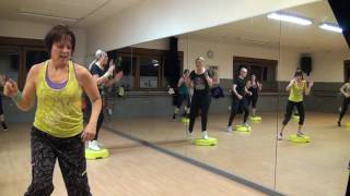 Zumba Step - merengue - Ay Ay Ay - El Chevo - Zumba à Liège Resimi