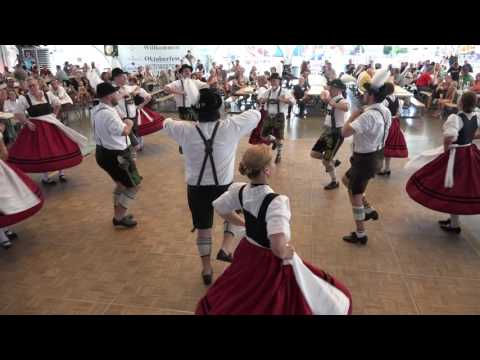 What German city is internationally famous for its Oktoberfest?