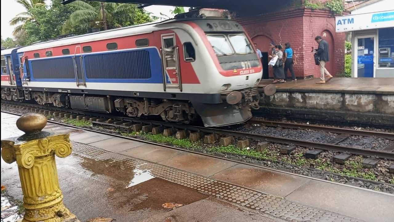 Morning Train 🚄🚊 උදෑසන බදුල්ල 8.30 AM Colombo Sri Lanka railway 🚊 ...