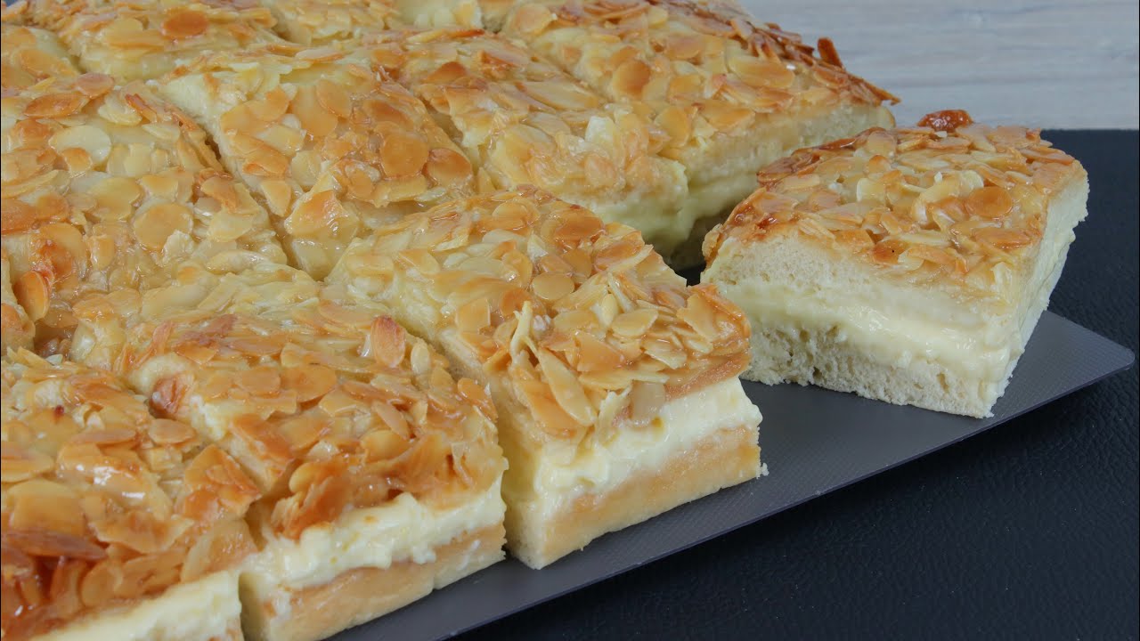 Saftiger Bienenstich Vom Blech So gelingt der Klassiker Saftiger Bienenstich Vom Blech So gelingt der Klassiker