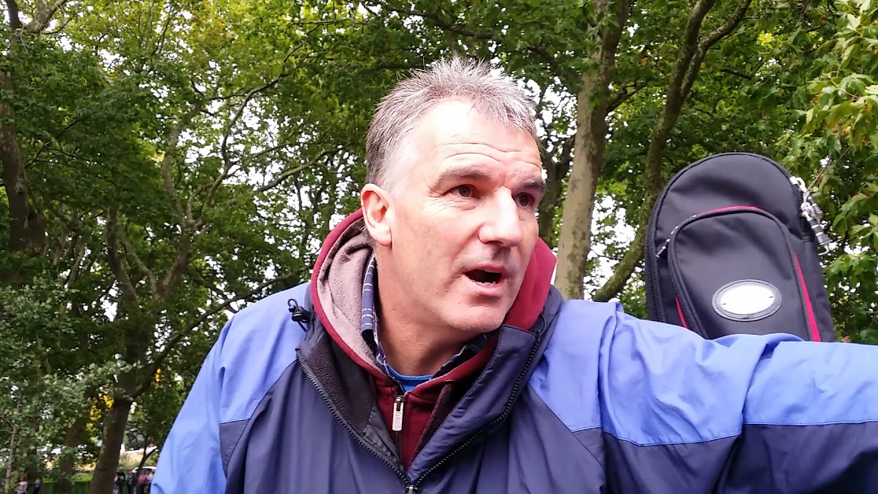 Man of God - Peace Sign - Speakers Corner Hyde Park London 10-9-17 ...