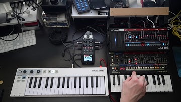 Roland JU-06 and JU-06A chain mode - how to play 8 voices, tutorial