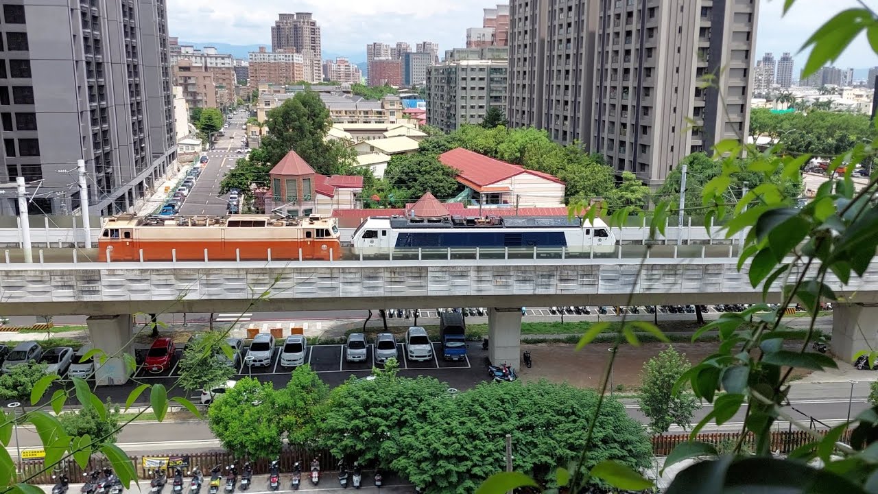 最新柴電機車R202 於今日北上 準備開始試車 23.07.17 [鐵道風情69] / TR New Stadler R202 ...