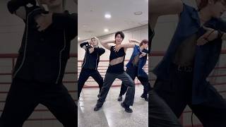 Download Lagu Baby, I just wanna get your ATTENTION🖤 #BigOcean #빅오션 #ATTENTION #Underwater #SBS #인기가요 #Inkigayo MP3