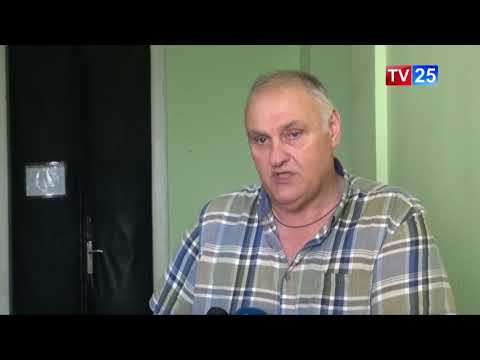 მოუწესრიგებელი პარკინგი ქობულეთის გამგეობის ეზოში